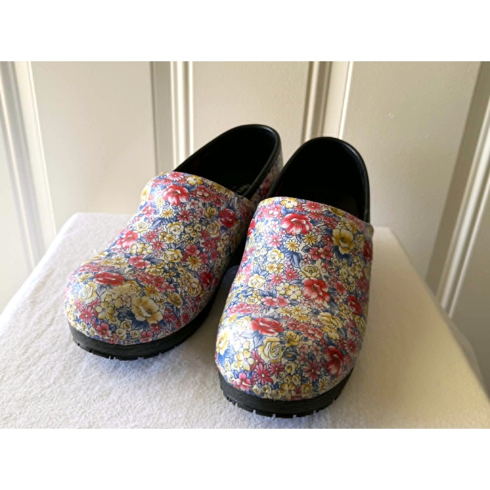 Skechers Work Women's Floral Leather Clogs Nurse Shoes Size 10 Multi